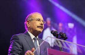Danilo Medina encabeza juramentación nuevos miembros del PLD en Azua