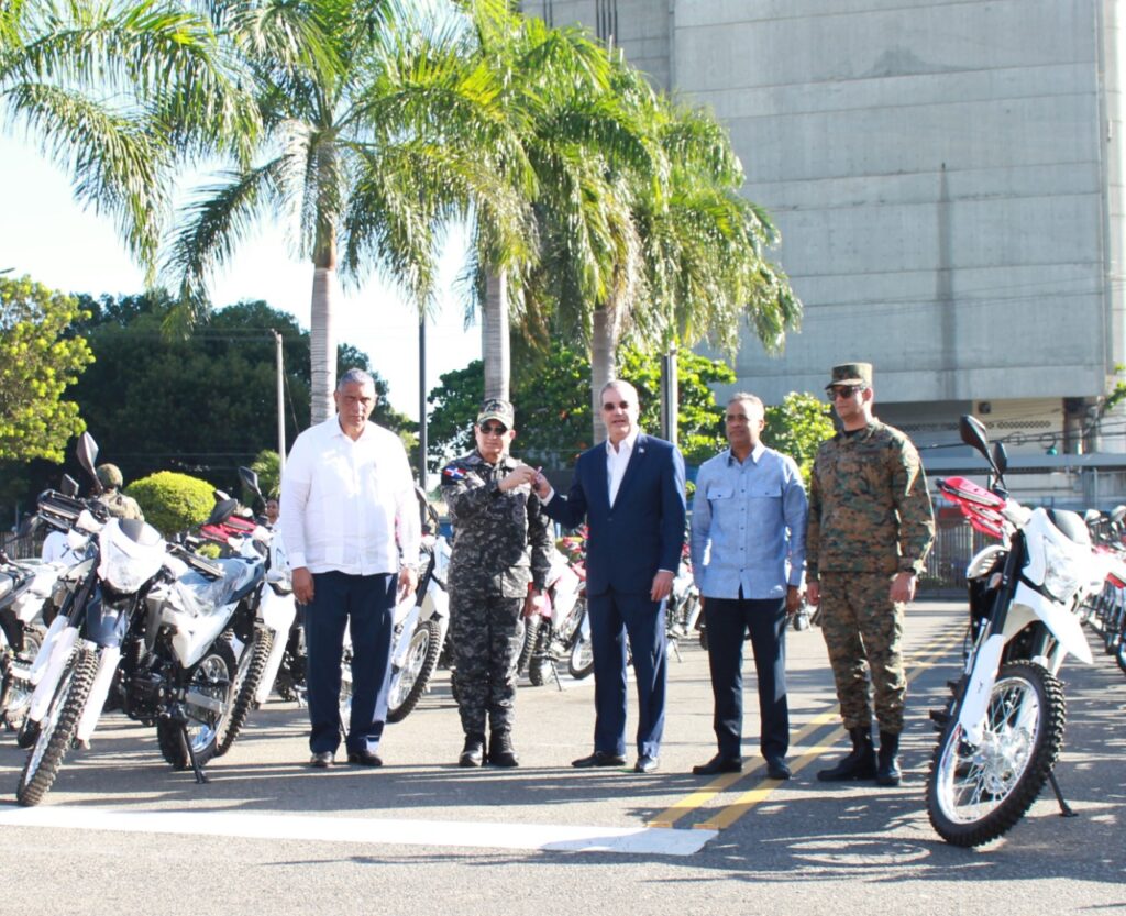 911 entrega 130 motocicletas a la PN