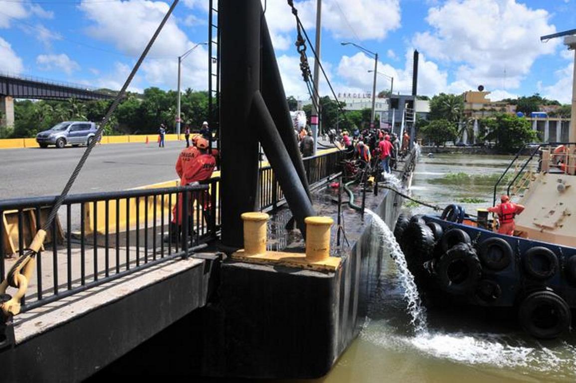 MOPC cerrará el jueves 15 el Puente Flotante sobre el río Ozama