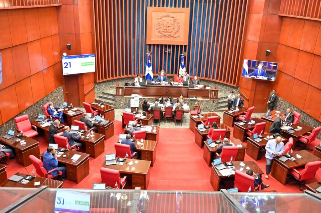 Senadores aprueban Código Penal